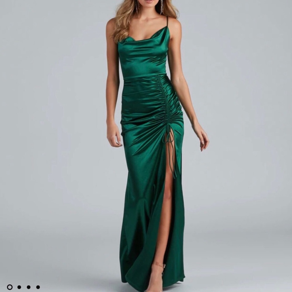 Windsor Jazmine Cowl Neck Satin Formal Dress in Green Size Small New w/ tags